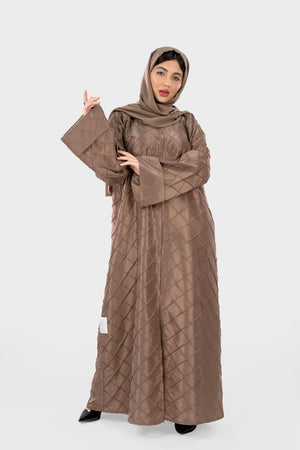 عباية ساتان لبني سادة
