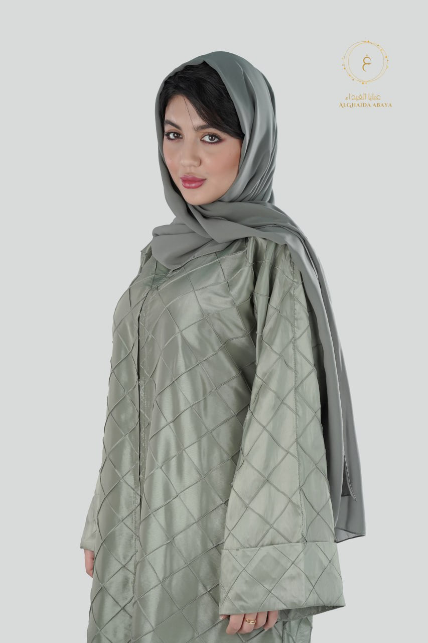 عباية ساتان فستقي سادة