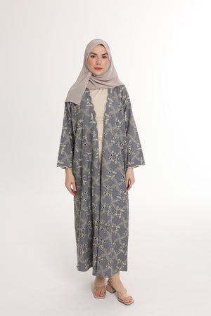 عباية جينز أسود مخرّمة بخيوط بيج